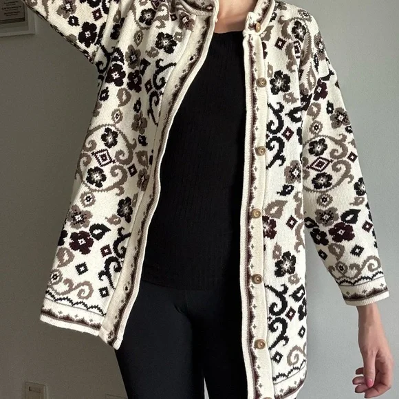 Floral Patterned Cardigan - Picture 3 of 6
